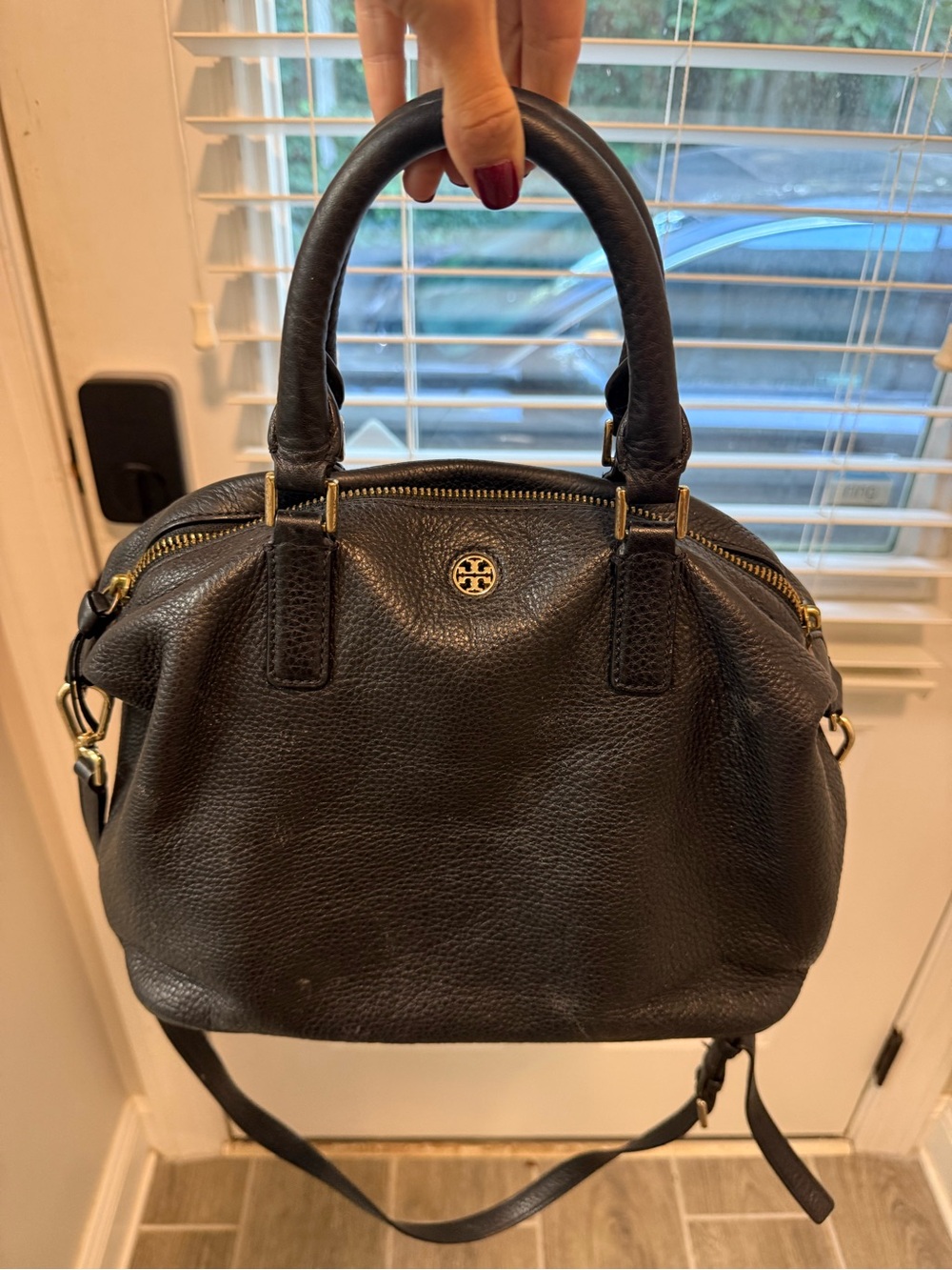 Tory Burch Black Pebbled Leather Dome Satchel with Gold Hardware - Picture 3 of 8